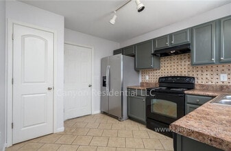 5209 Switchback Dr in High Point, NC - Building Photo - Building Photo