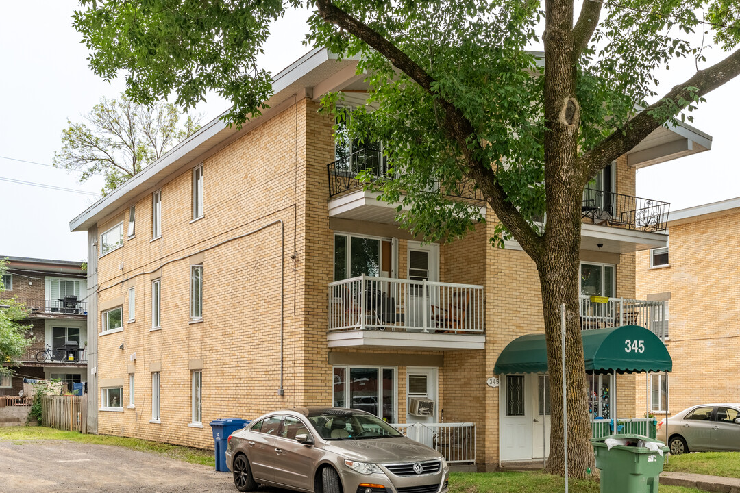 345 Des Chênes Rue O in Québec, QC - Building Photo