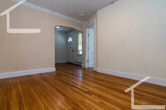 89 Colborne Rd, Unit 2 in Boston, MA - Foto de edificio - Building Photo