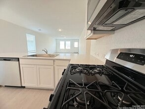 232 Ottawa Wy in New Braunfels, TX - Foto de edificio - Building Photo