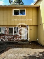 13842 SE Linden Ln in Portland, OR - Building Photo