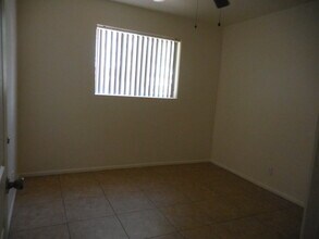 1349 E Don Carlos Ave in Tempe, AZ - Foto de edificio - Building Photo
