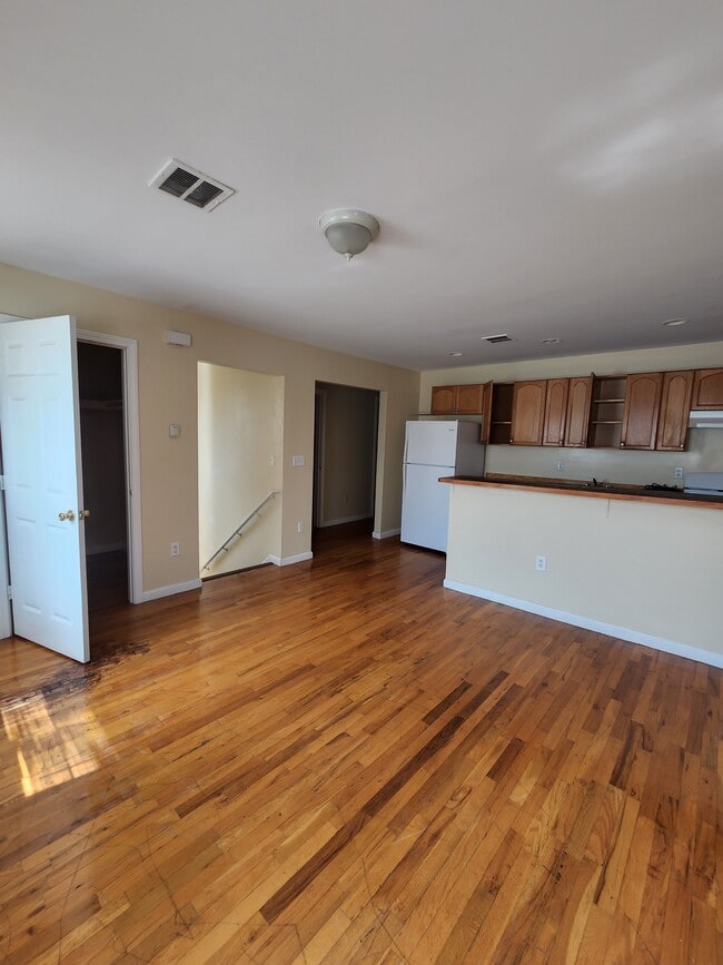 645 Washington Ave, Unit 2