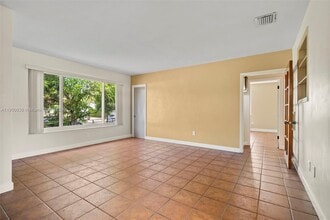 6150 SW 15th St in West Miami, FL - Building Photo - Building Photo