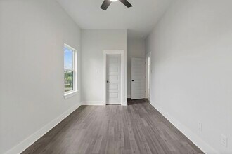 8114 Double in Houston, TX - Building Photo - Building Photo
