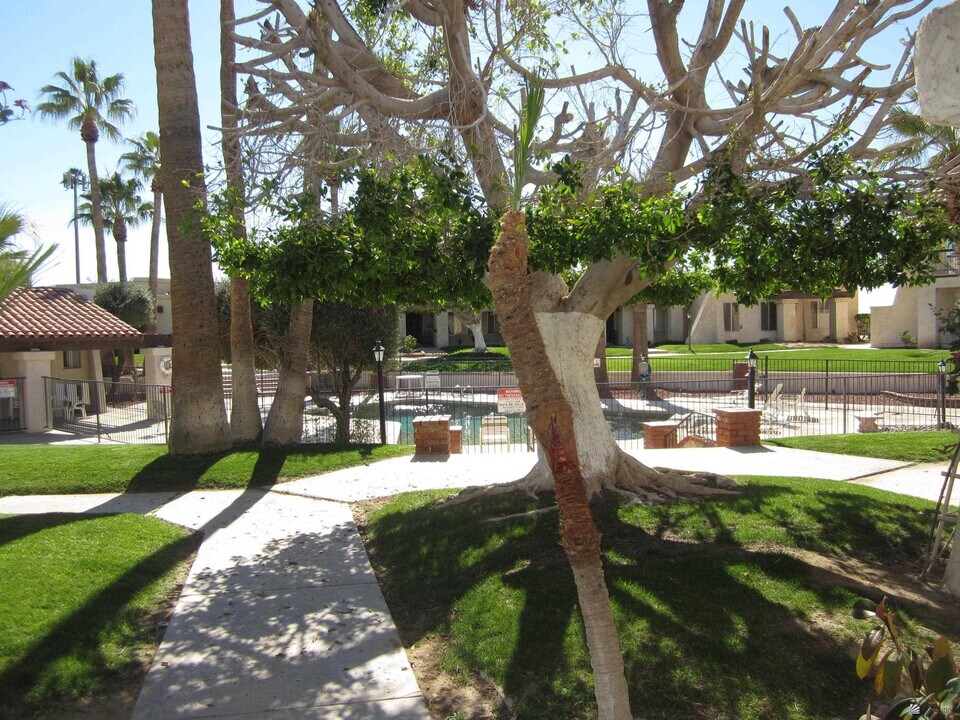 2240 S Elks Ln in Yuma, AZ - Building Photo
