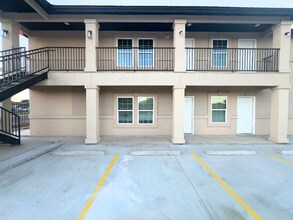 2904 E Lyon St in Laredo, TX - Building Photo - Building Photo