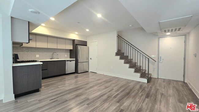 property at 5030 Rosewood Ave