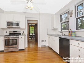 68 Algonquin Rd in Newton, MA - Building Photo