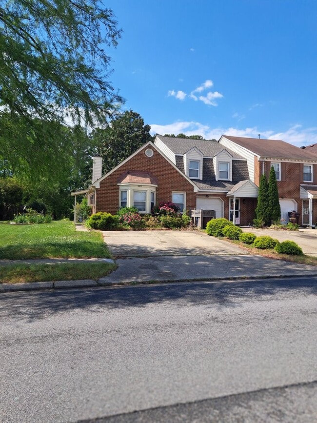 422 San Roman Dr in Chesapeake, VA - Building Photo - Building Photo