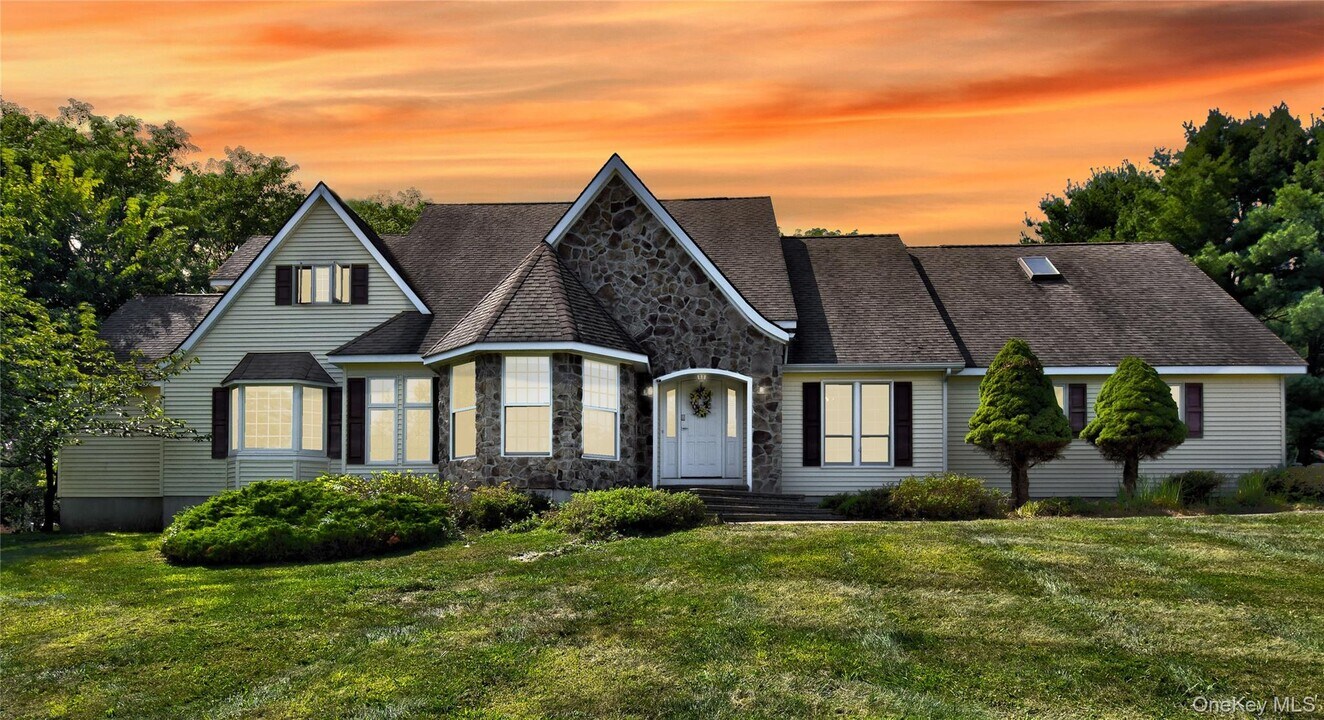 3 Lakeview Dr in Goshen, NY - Building Photo