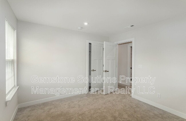 property at 3301 Somerset Ln