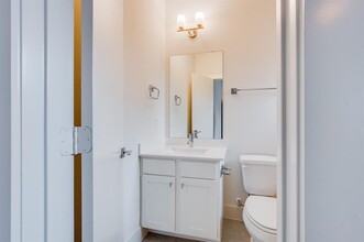 2102 Live Oak St in Houston, TX - Building Photo - Building Photo