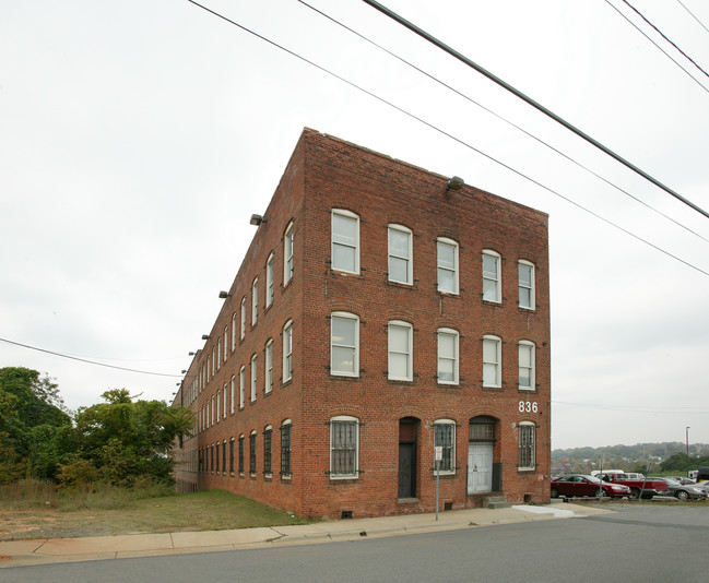 836 Oak Lofts in Winston-Salem, NC - Building Photo - Building Photo