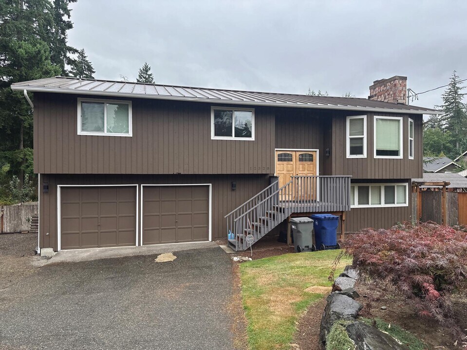 12328 29th Ave SE in Everett, WA - Building Photo