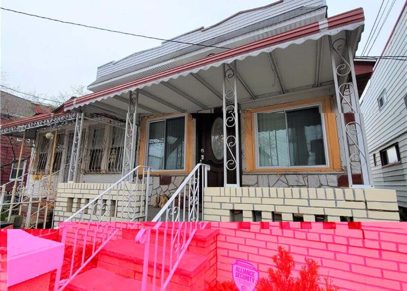 110 110th Ave in Queens, NY - Building Photo