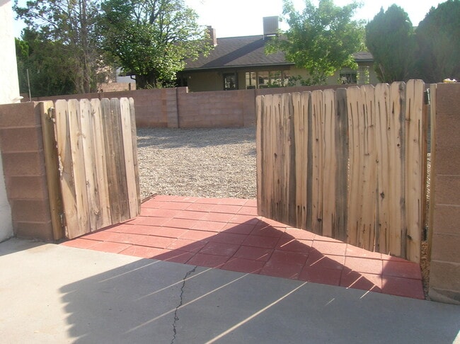 9400 Admiral Nimitz Ave NE in Albuquerque, NM - Building Photo - Building Photo