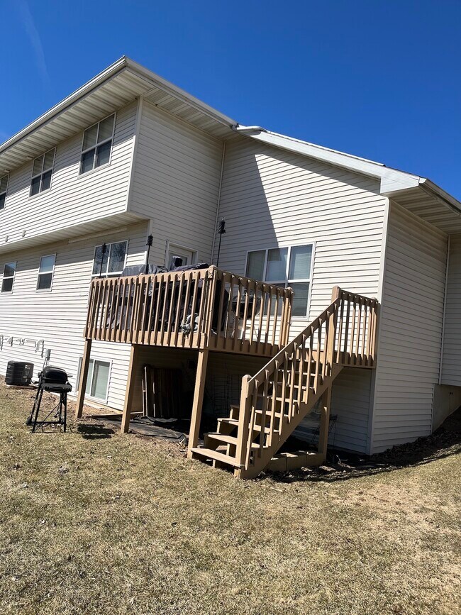 5335 Brookview Dr in Appleton, WI - Building Photo - Building Photo