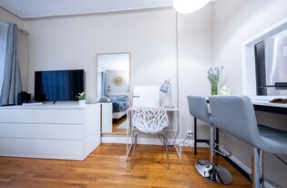 328 E 74th St, Unit SI FL1-ID1032017P in New York, NY - Building Photo