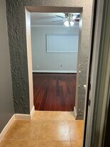 7956 Miramar Pkwy in Miramar, FL - Building Photo