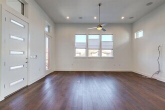 6133 Seville Dr in Austin, TX - Building Photo - Building Photo