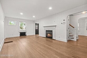 17 Locust Ave in West Long Branch, NJ - Building Photo - Building Photo