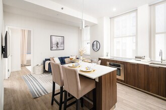 52 Maiden Ln in New York, NY - Building Photo - Building Photo