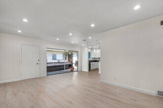 1361 Laurel Ave in West Hollywood, CA - Building Photo - Building Photo