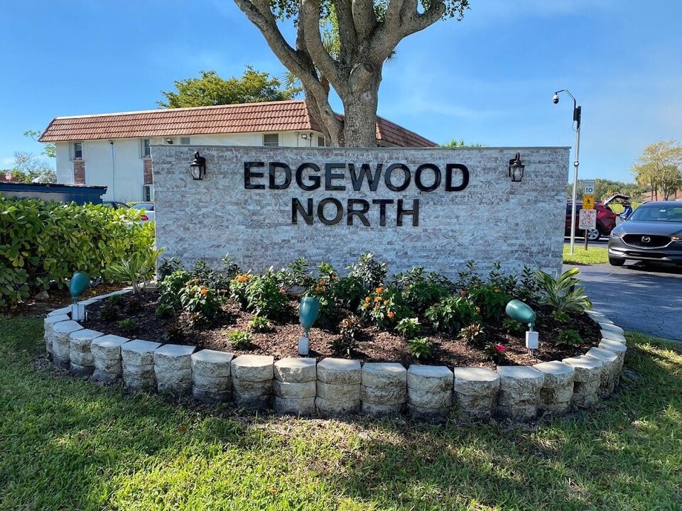 22765 SW 66th Ave-Unit -103 in Boca Raton, FL - Building Photo