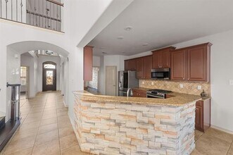 10001 Thurman Rd in Fort Worth, TX - Foto de edificio - Building Photo