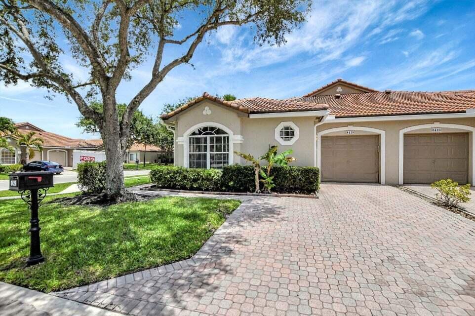 8429 Via Leonessa in Boca Raton, FL - Building Photo
