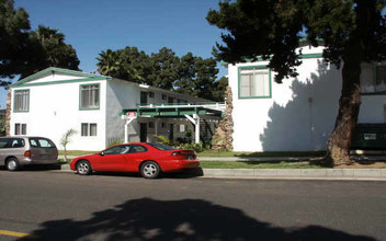 806 Surfrider Way in Oceanside, CA - Foto de edificio - Building Photo