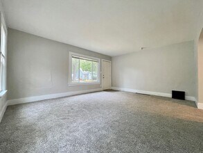 1069 McLaughlin Ave in Muskegon, MI - Building Photo - Building Photo