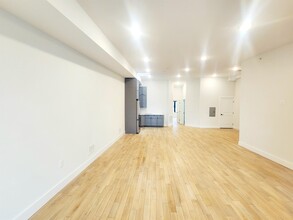 131 Hopkins Ave in Jersey City, NJ - Building Photo - Building Photo