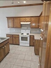 9312 Maybrook Dr in Oklahoma City, OK - Foto de edificio - Building Photo