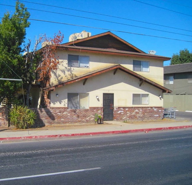 H Street Apartments in Bakersfield, CA - Building Photo - Building Photo