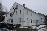 770 Providence St in West Warwick, RI - Foto de edificio - Building Photo