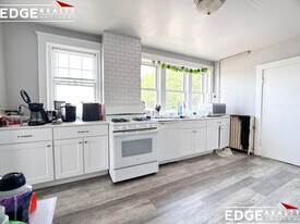 1711 Commonwealth Ave in Boston, MA - Building Photo