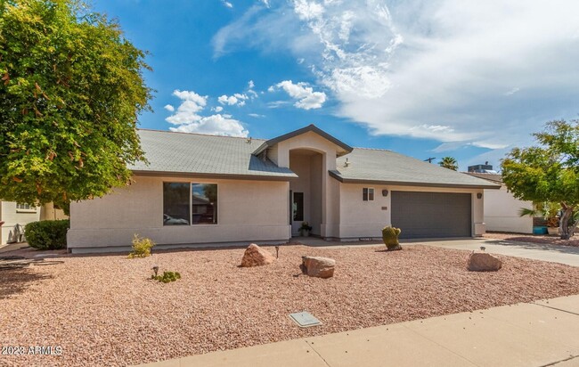 property at 6619 E Moreland St