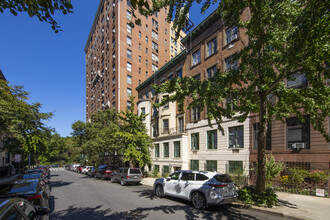 323 W 75TH ST in New York, NY - Foto de edificio - Primary Photo
