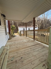 6 Red Oak Dr in Nitro, WV - Foto de edificio - Building Photo