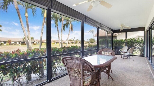 319 Reynolds Ct in Naples, FL - Foto de edificio - Building Photo