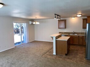 823 SE 6th St in Bend, OR - Building Photo - Building Photo