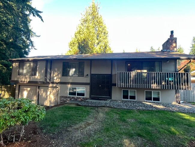 6673 NE Wellsly Pl in Bremerton, WA - Foto de edificio - Building Photo