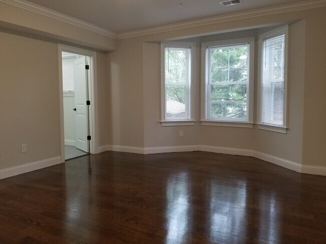 43 Oak St, Unit 1
