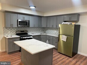 7028 Elmwood Ave in Philadelphia, PA - Building Photo - Building Photo