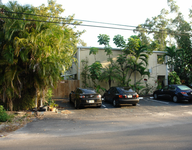 3251 SW 44th St in Fort Lauderdale, FL - Foto de edificio - Building Photo