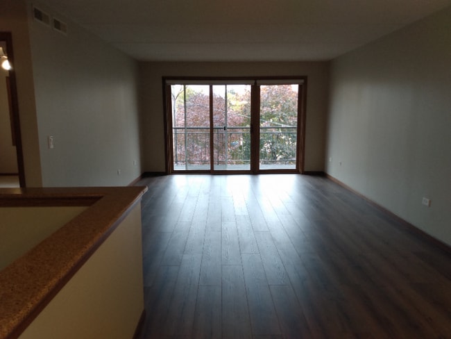 6441 W Warner Ave in Chicago, IL - Building Photo - Building Photo
