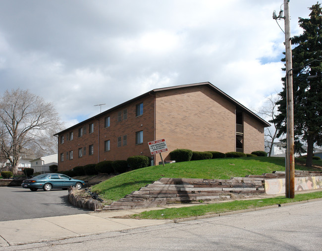 2605 Terrace in Akron, OH - Foto de edificio - Building Photo