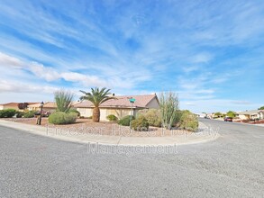 1900 S Vineyard Dr E in Pahrump, NV - Building Photo - Building Photo